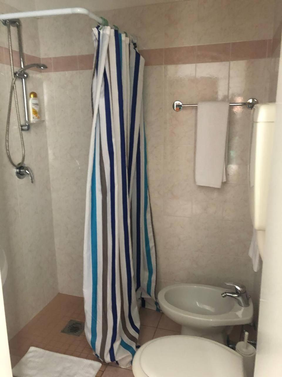 Be Me Hotel Helvetia Tabiano Terme Екстериор снимка