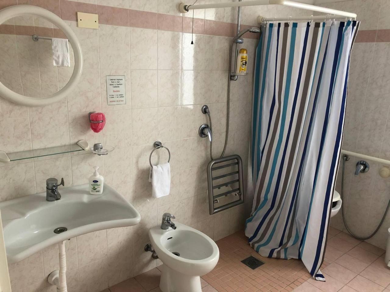 Be Me Hotel Helvetia Tabiano Terme Екстериор снимка